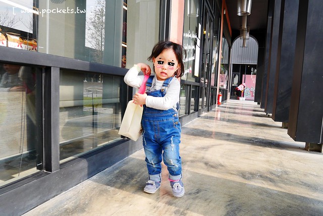 雲林崙背|千巧谷牛樂園牧場:結合沙坑、餵魚、美食、牧場,適合親子旅遊的地點 @飛天璇的口袋