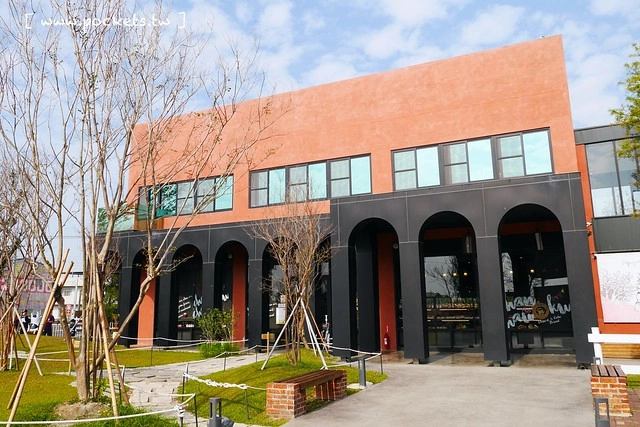 雲林崙背|千巧谷牛樂園牧場:結合沙坑、餵魚、美食、牧場,適合親子旅遊的地點 @飛天璇的口袋