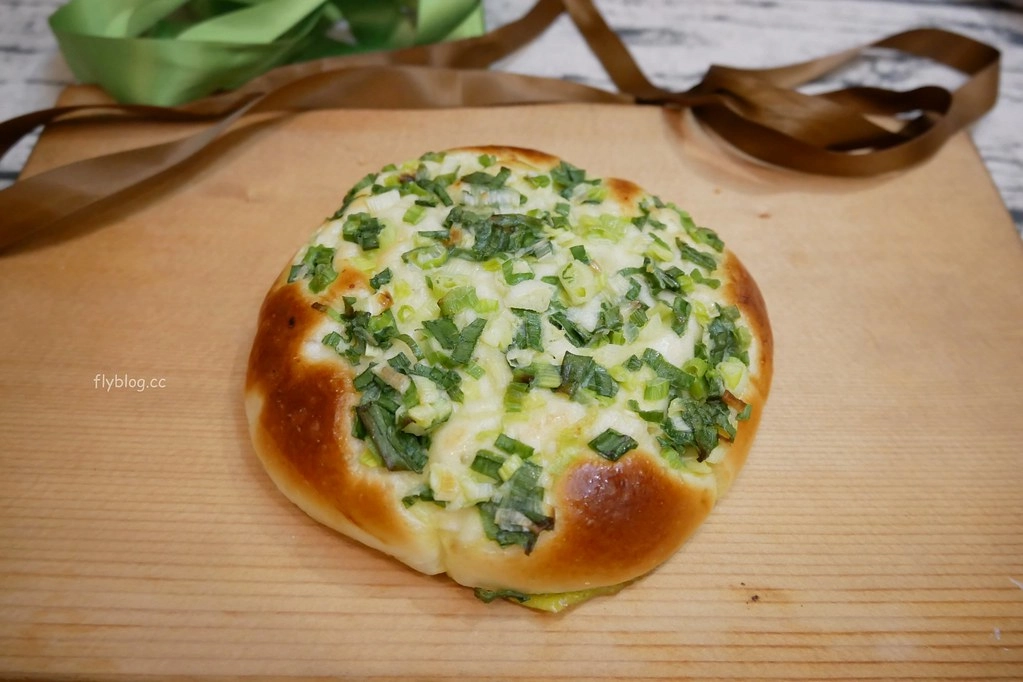 南投草屯|田間小路五十一號麵包研究所.隱身草屯田野小路的麵包店,魔戒哈比村造型麵包工房 @飛天璇的口袋