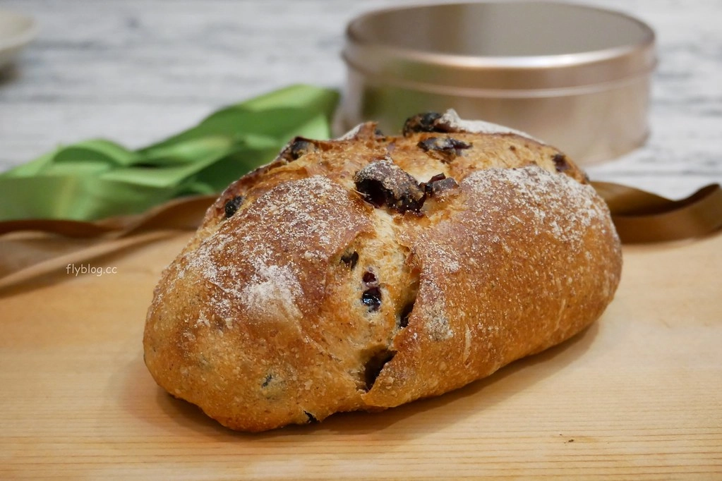 南投草屯|田間小路五十一號麵包研究所.隱身草屯田野小路的麵包店,魔戒哈比村造型麵包工房 @飛天璇的口袋