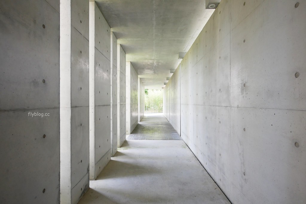 南投草屯|毓繡美術館.2016台灣建築大賞首獎,漂亮的清水模建築工法,南投草屯熱門IG打卡景點(需預約) @飛天璇的口袋