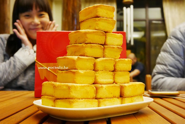 小潘鳳梨酥|聞名全台的鳳梨酥,好吃順口又便宜,節慶要排隊才買的到哦! @飛天璇的口袋