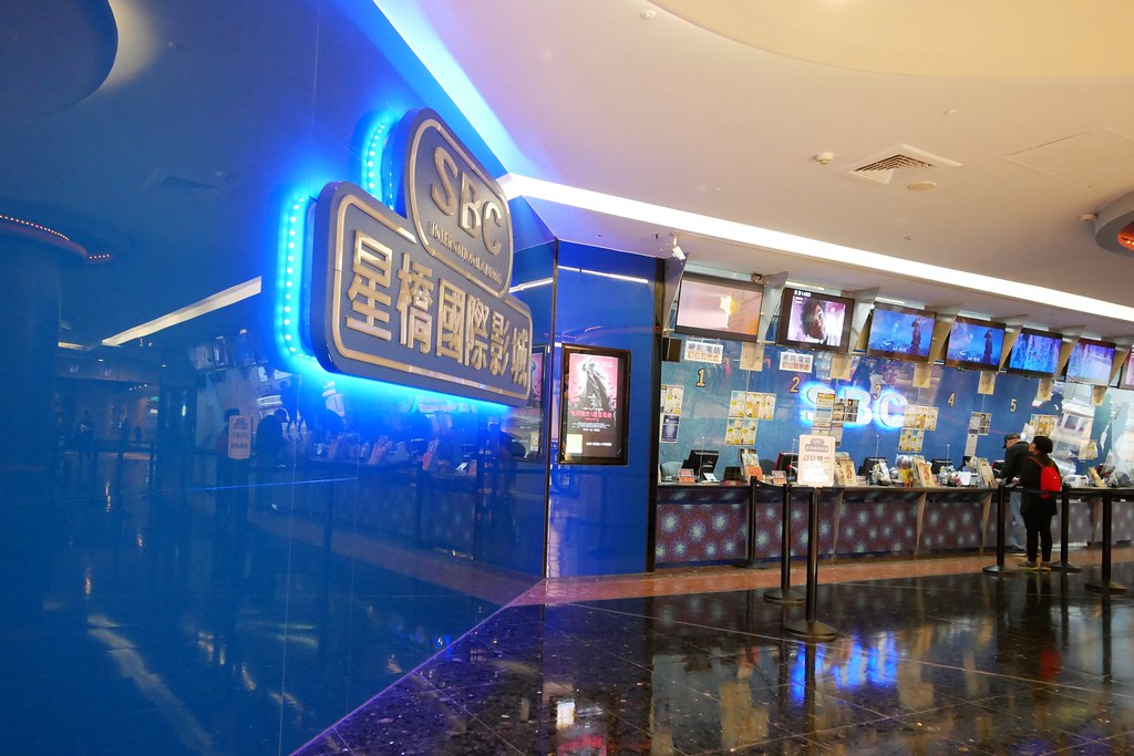 大江購物中心┃桃園旅遊:三大休閒服飾品牌齊聚,結合親子、購物、美食、生活、娛樂,免停車費超貼心,假日全家休閒的好地方 @飛天璇的口袋