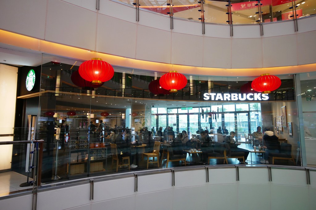 大江購物中心┃桃園旅遊:三大休閒服飾品牌齊聚,結合親子、購物、美食、生活、娛樂,免停車費超貼心,假日全家休閒的好地方 @飛天璇的口袋