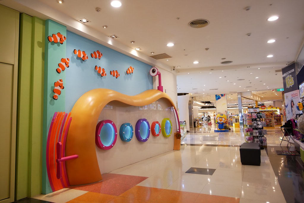 大江購物中心┃桃園旅遊:三大休閒服飾品牌齊聚,結合親子、購物、美食、生活、娛樂,免停車費超貼心,假日全家休閒的好地方 @飛天璇的口袋