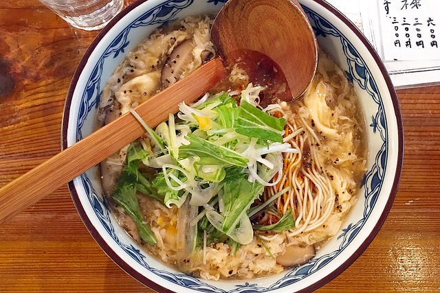 【日本東京】銀座梵天拉麵.Ginzabonten~醬油味噌湯頭為主的麵,銀座一丁目10出口旁,還有少見的酸辣麵是濃濃的台式風味 @飛天璇的口袋