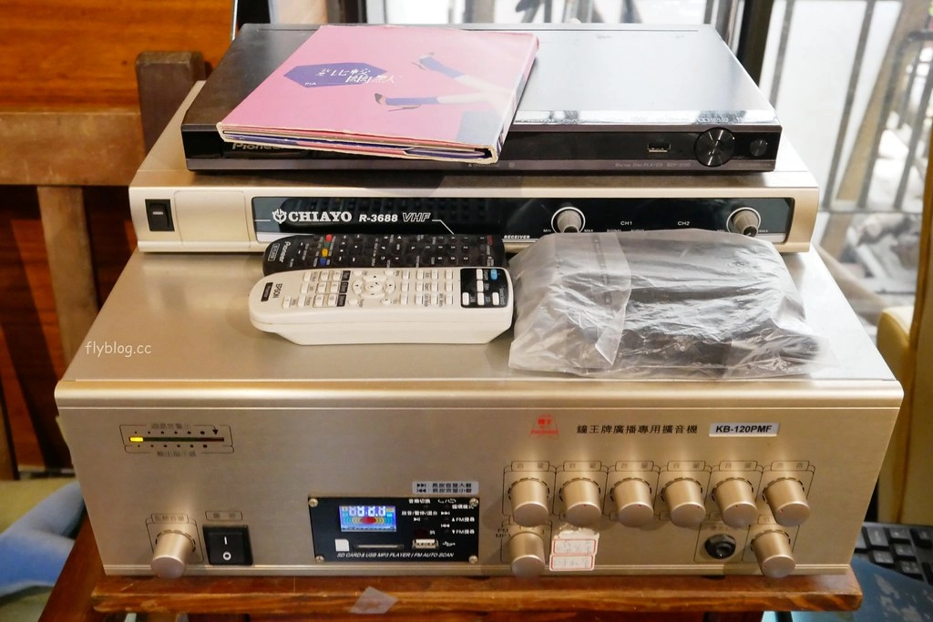 特有種商行|魏德聖導演開的餐廳,從台南搬到台北,結合美食、藝文、電影和音樂 @飛天璇的口袋