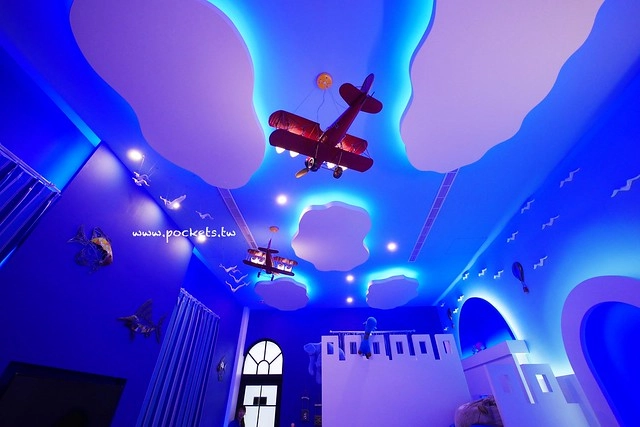 埃及白宮┃宜蘭親子民宿:溜滑梯主題套房,還有游泳池、電動車、下午茶和豐盛早餐,一入住就賴著不想走的小孩天堂 @飛天璇的口袋