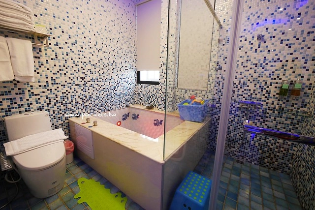 埃及白宮┃宜蘭親子民宿:溜滑梯主題套房,還有游泳池、電動車、下午茶和豐盛早餐,一入住就賴著不想走的小孩天堂 @飛天璇的口袋