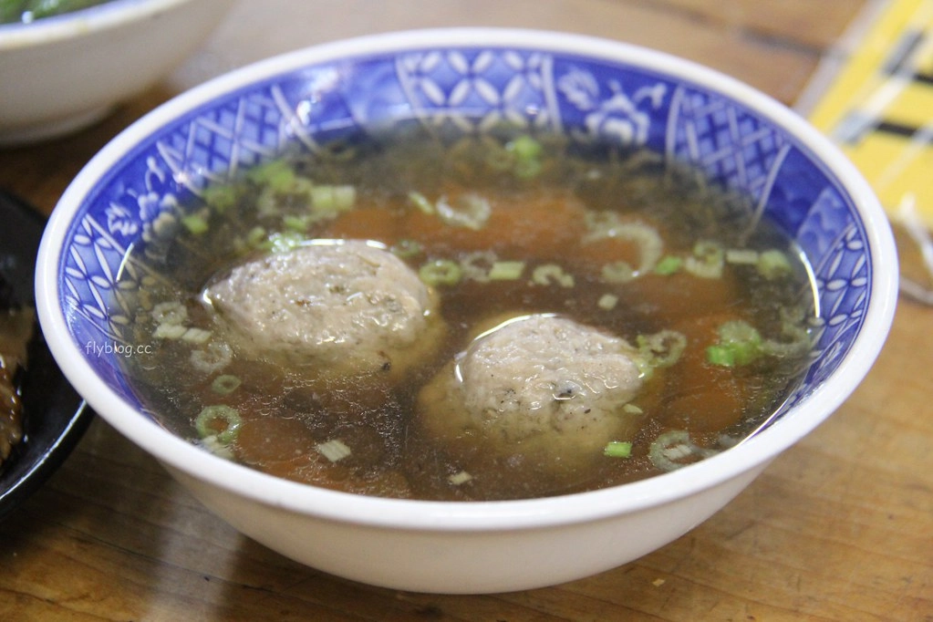 南投埔里|胡國雄古早麵,觀光客必朝聖的埔里美食,簡樸的古早味銅板小吃 @飛天璇的口袋