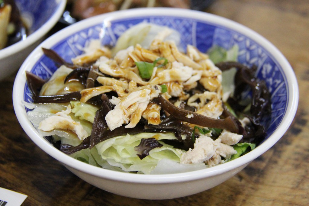 南投埔里|胡國雄古早麵,觀光客必朝聖的埔里美食,簡樸的古早味銅板小吃 @飛天璇的口袋