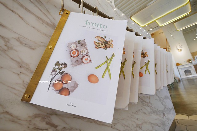 台中西屯|Ivette cafe,座落於秋紅谷公園旁的貴婦級早午餐店,Tiffany藍的裝潢環境明亮 @飛天璇的口袋