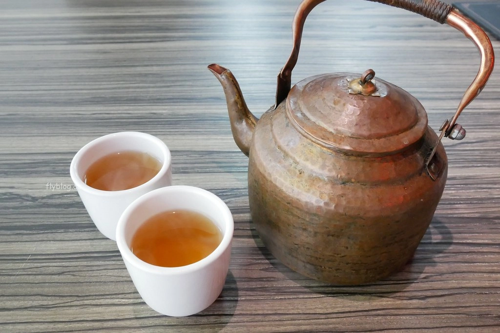 鴨片館:要提前一個月預約才吃的到的烤鴨,一鴨八吃餐點選擇性也很多 @飛天璇的口袋