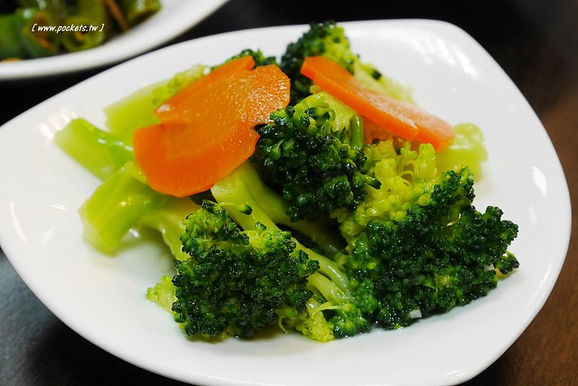 劉家酸菜白肉鍋:高雄超人氣連鎖火鍋店進駐台中,下午時段火鍋只要半價,鄰近南屯IKEA和向上花市 @飛天璇的口袋