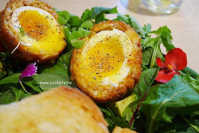 台中西屯|Ivette cafe,座落於秋紅谷公園旁的貴婦級早午餐店,Tiffany藍的裝潢環境明亮 @飛天璇的口袋