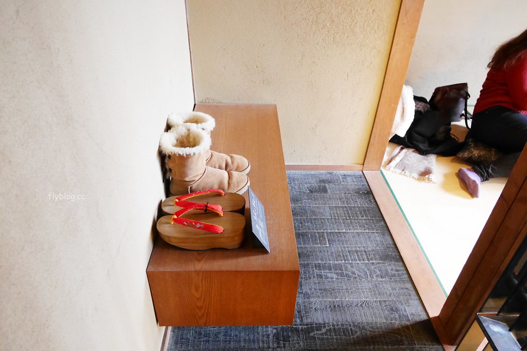 日本京都|二年坂星巴克.全球唯一有榻榻米座椅的星巴克,京都二年坂ヤサカ茶屋店 @飛天璇的口袋