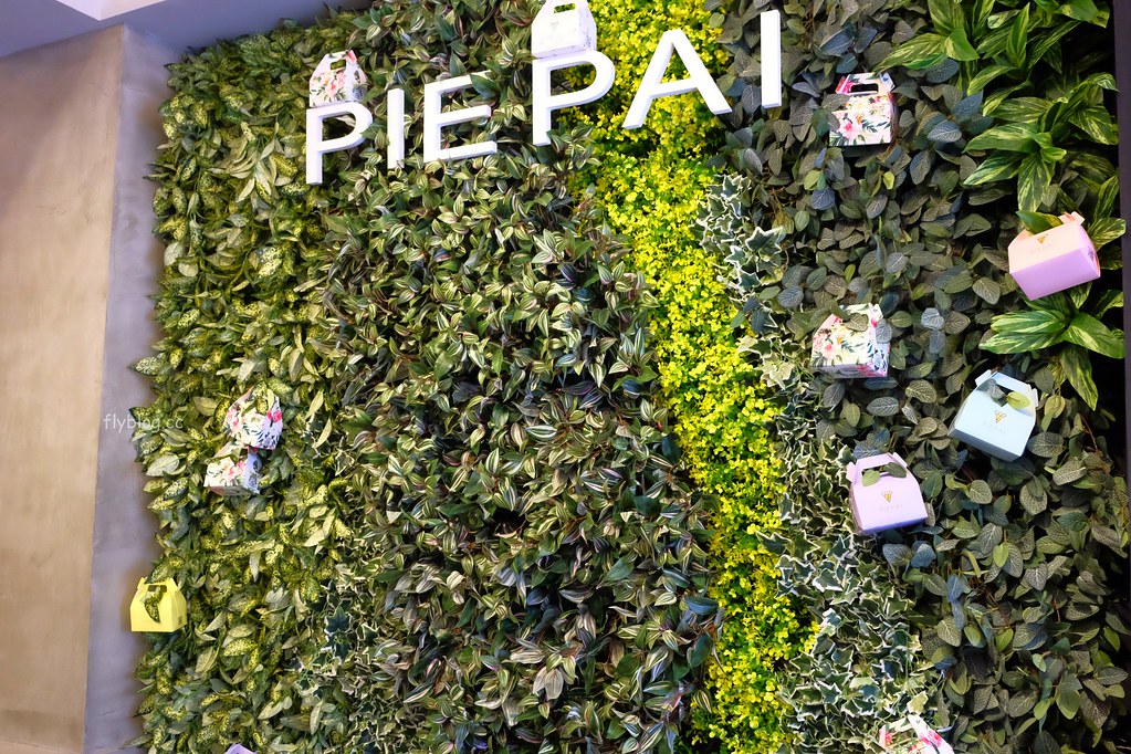 PIEPAI Cafe┃桃園美食:超夢幻網美咖啡館,桃園IG打卡名店,甜點夢幻又好拍,寵物友善餐廳 @飛天璇的口袋