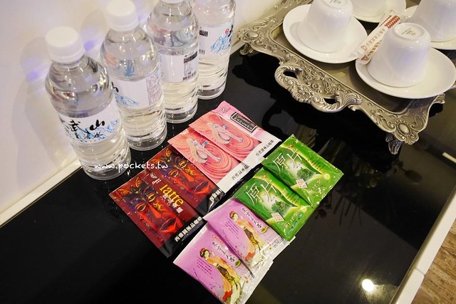 埃及白宮┃宜蘭親子民宿:溜滑梯主題套房,還有游泳池、電動車、下午茶和豐盛早餐,一入住就賴著不想走的小孩天堂 @飛天璇的口袋