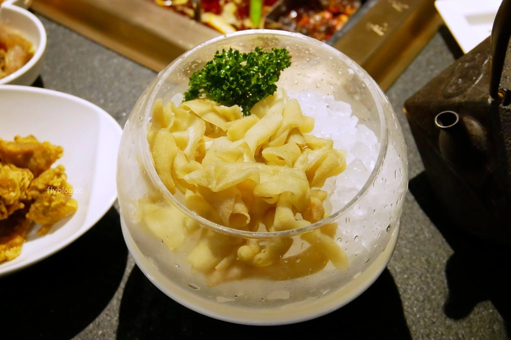 【台中中區】瓦庫麻辣鍋,瓦庫道地重慶麻辣火鍋,享受四川寬窄巷子用餐氛圍 @飛天璇的口袋