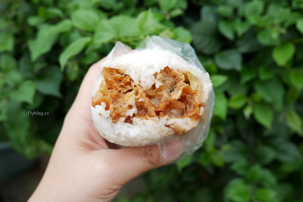 台中西區|日棧飯糰.網友推薦台中最好吃的飯糰,要吃要有排隊的心理準備 @飛天璇的口袋