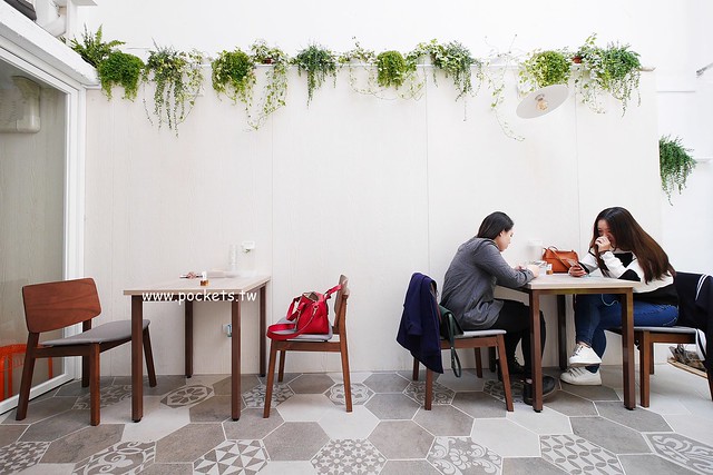 BOWL Fast Slow Food:北歐風格新建築,IG打卡熱門景點,少油少鹽健康食材,草悟道巷弄美食推薦 @飛天璇的口袋