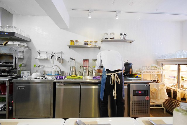 BOWL Fast Slow Food:北歐風格新建築,IG打卡熱門景點,少油少鹽健康食材,草悟道巷弄美食推薦 @飛天璇的口袋