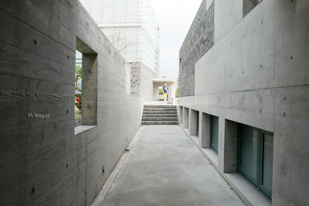 南投草屯|毓繡美術館.2016台灣建築大賞首獎,漂亮的清水模建築工法,南投草屯熱門IG打卡景點(需預約) @飛天璇的口袋