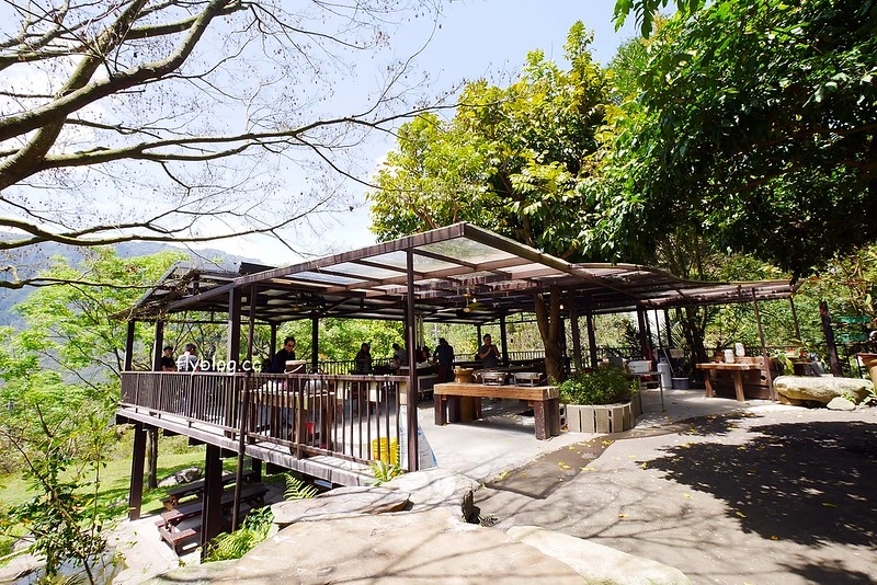 南投水里|阿成的家.在龍眼樹下吃百匯料理,大哥窯烤歐式麵包 @飛天璇的口袋