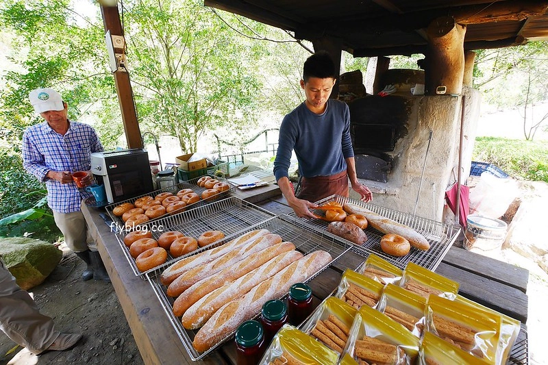 南投水里|阿成的家.在龍眼樹下吃百匯料理,大哥窯烤歐式麵包 @飛天璇的口袋