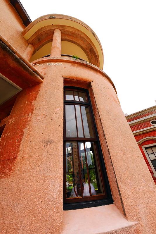 一德洋樓.台中市歷史建築林懋陽故居┃台中北屯美食:百年古蹟再造,結合一德藝文茶館、禧院喜餅、羅布森書蟲房冊惦、布朗尼甜點,未來還會有兒童沙坑和遊戲區 @飛天璇的口袋