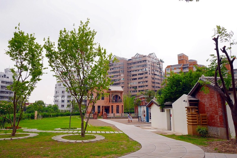 一德洋樓.台中市歷史建築林懋陽故居┃台中北屯美食:百年古蹟再造,結合一德藝文茶館、禧院喜餅、羅布森書蟲房冊惦、布朗尼甜點,未來還會有兒童沙坑和遊戲區 @飛天璇的口袋