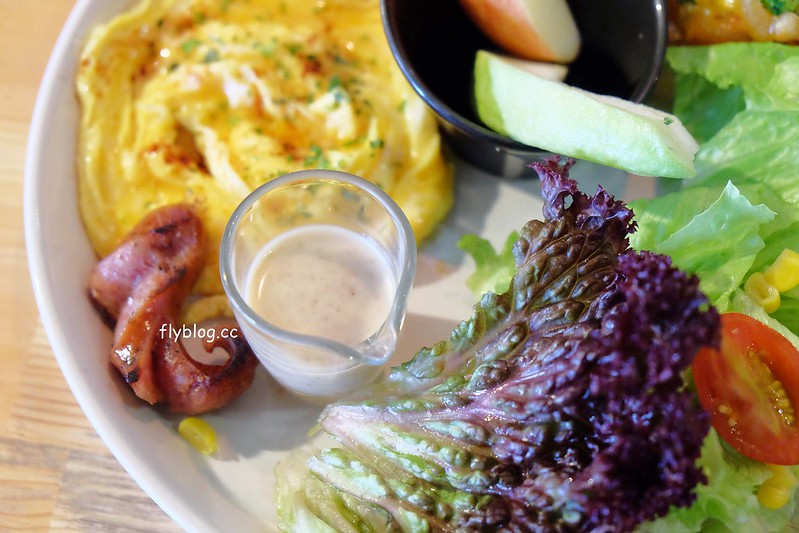 Cuppa Cafe.咖派咖啡:早午餐的份量很澎派,每日手作甜點供應,還有隱藏版的可愛拉花 @飛天璇的口袋