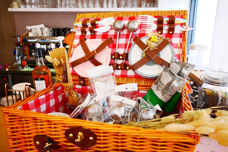 日許時間┃台中北區美食:充滿日式雜貨風的餐廳,餐點輕爽平價好吃,轉角遇見都市中的叢林 @飛天璇的口袋