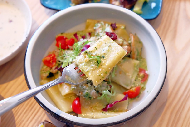 日許時間┃台中北區美食:充滿日式雜貨風的餐廳,餐點輕爽平價好吃,轉角遇見都市中的叢林 @飛天璇的口袋