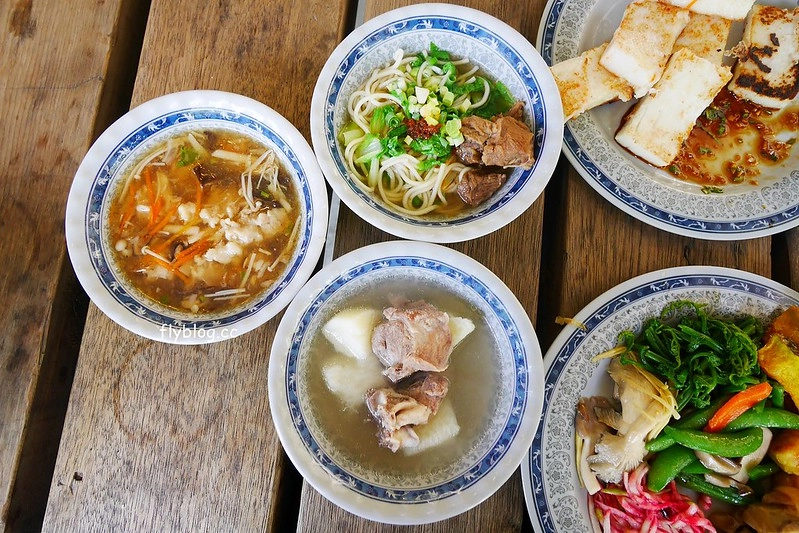 南投水里|阿成的家.在龍眼樹下吃百匯料理,大哥窯烤歐式麵包 @飛天璇的口袋