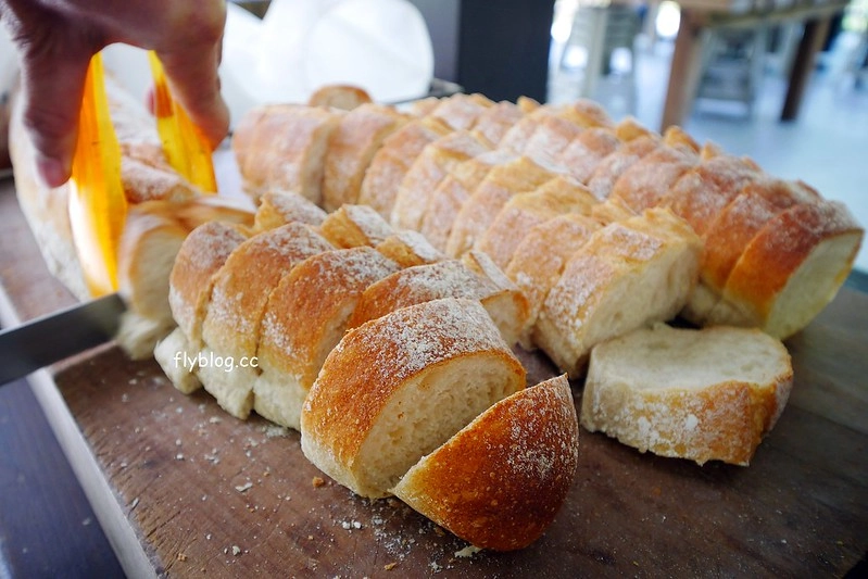 南投水里|阿成的家.在龍眼樹下吃百匯料理,大哥窯烤歐式麵包 @飛天璇的口袋