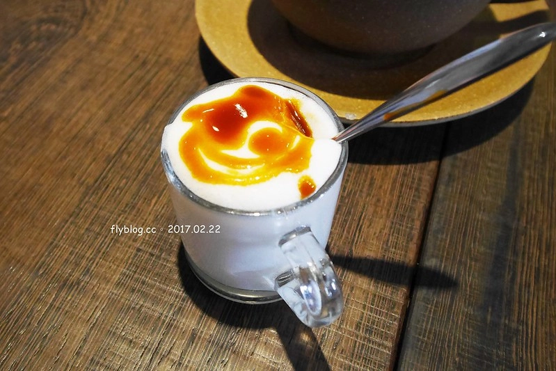 何朝宗建築師事務所┃東勢美食推薦:像是在自已家裡喝咖啡般的自在,平價又美味的低調咖啡館,每日限量手作麵包也超好吃 @飛天璇的口袋