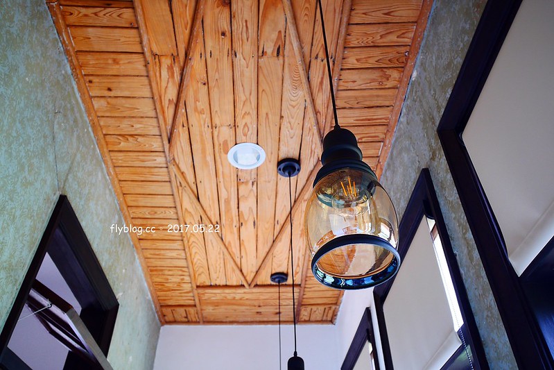 一德洋樓.台中市歷史建築林懋陽故居┃台中北屯美食:百年古蹟再造,結合一德藝文茶館、禧院喜餅、羅布森書蟲房冊惦、布朗尼甜點,未來還會有兒童沙坑和遊戲區 @飛天璇的口袋