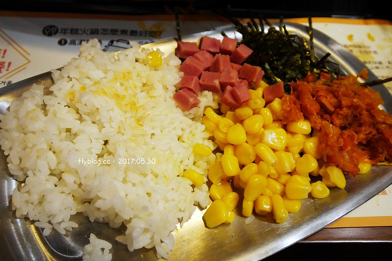 【台中北區】兩餐韓國年糕火鍋,$299元無限量吃到飽!吃完年糕後再做炒飯,中友百貨商圈一樓 @飛天璇的口袋