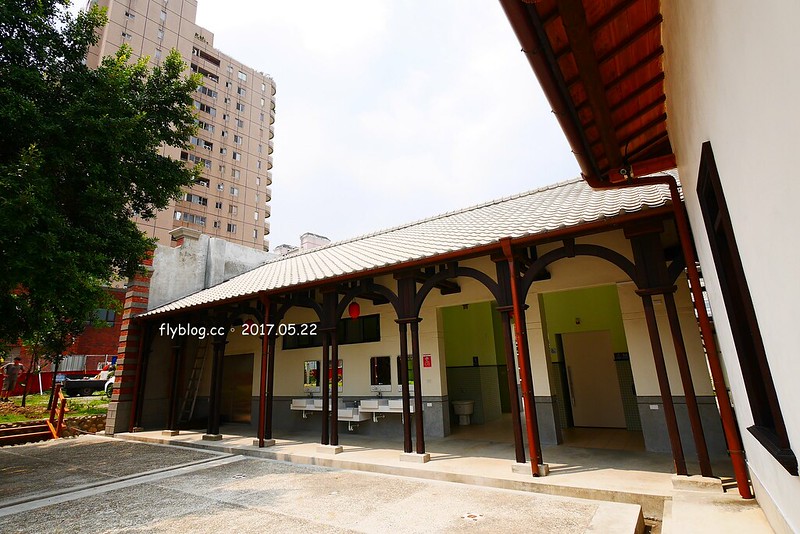 一德洋樓.台中市歷史建築林懋陽故居┃台中北屯美食:百年古蹟再造,結合一德藝文茶館、禧院喜餅、羅布森書蟲房冊惦、布朗尼甜點,未來還會有兒童沙坑和遊戲區 @飛天璇的口袋