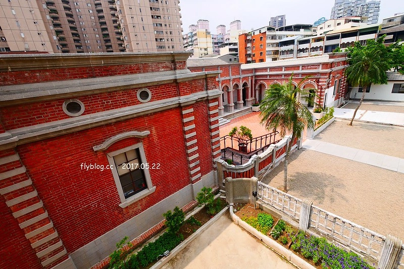 一德洋樓.台中市歷史建築林懋陽故居┃台中北屯美食:百年古蹟再造,結合一德藝文茶館、禧院喜餅、羅布森書蟲房冊惦、布朗尼甜點,未來還會有兒童沙坑和遊戲區 @飛天璇的口袋