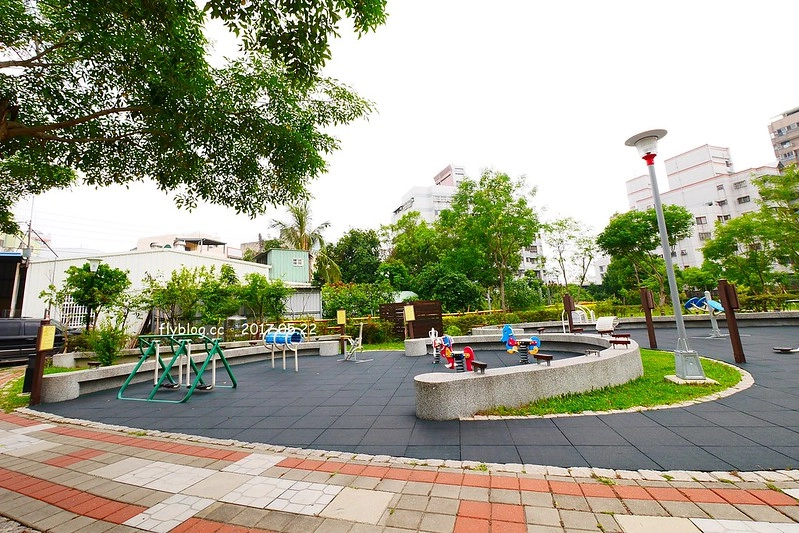 一德洋樓.台中市歷史建築林懋陽故居┃台中北屯美食:百年古蹟再造,結合一德藝文茶館、禧院喜餅、羅布森書蟲房冊惦、布朗尼甜點,未來還會有兒童沙坑和遊戲區 @飛天璇的口袋