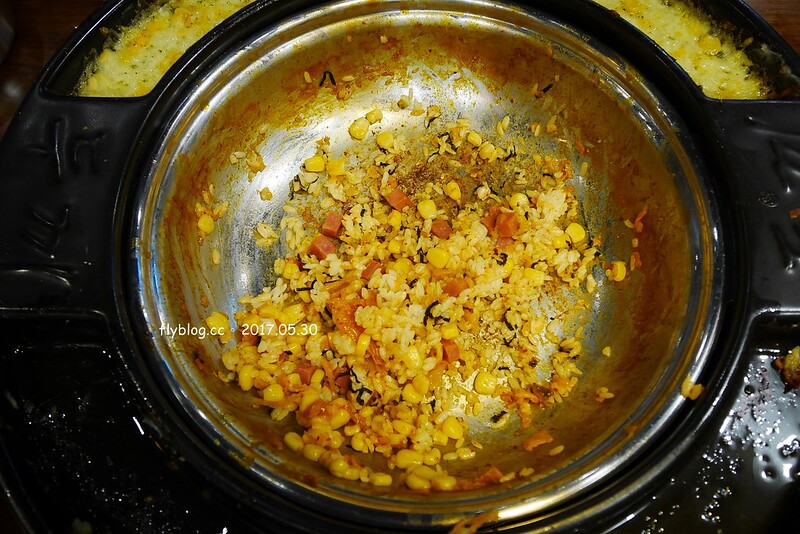 【台中北區】兩餐韓國年糕火鍋,$299元無限量吃到飽!吃完年糕後再做炒飯,中友百貨商圈一樓 @飛天璇的口袋