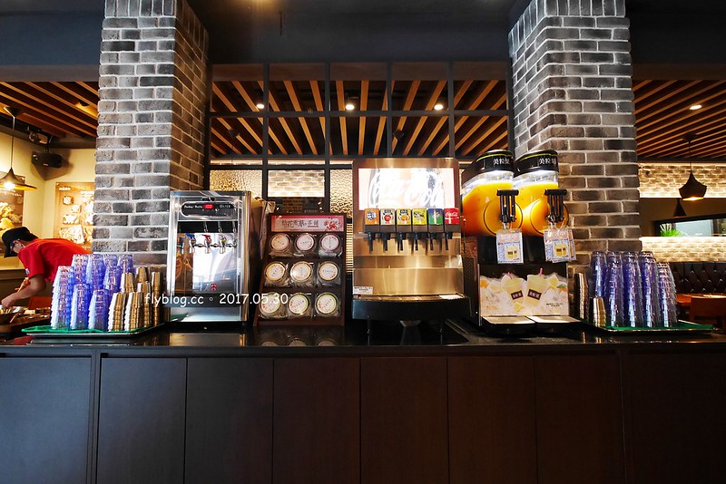 【台中北區】兩餐韓國年糕火鍋,$299元無限量吃到飽!吃完年糕後再做炒飯,中友百貨商圈一樓 @飛天璇的口袋