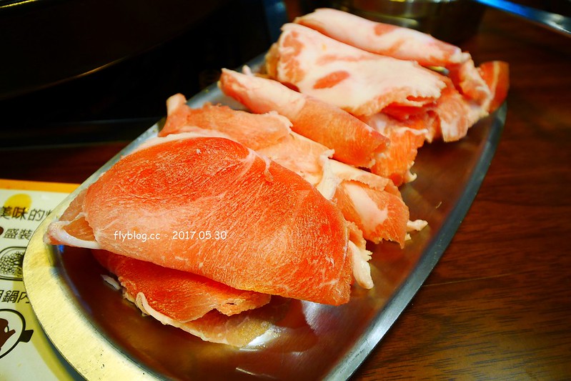 【台中北區】兩餐韓國年糕火鍋,$299元無限量吃到飽!吃完年糕後再做炒飯,中友百貨商圈一樓 @飛天璇的口袋