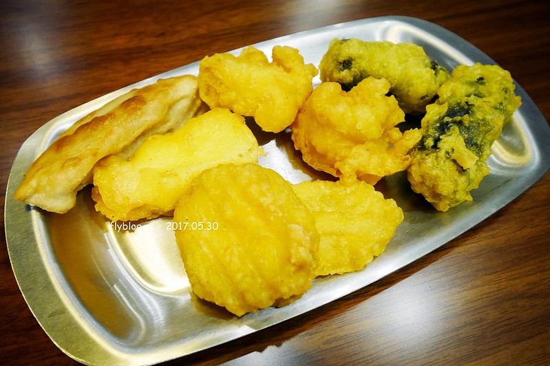 【台中北區】兩餐韓國年糕火鍋,$299元無限量吃到飽!吃完年糕後再做炒飯,中友百貨商圈一樓 @飛天璇的口袋