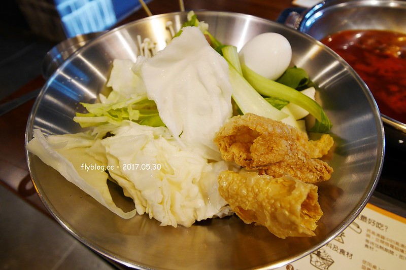 【台中北區】兩餐韓國年糕火鍋,$299元無限量吃到飽!吃完年糕後再做炒飯,中友百貨商圈一樓 @飛天璇的口袋