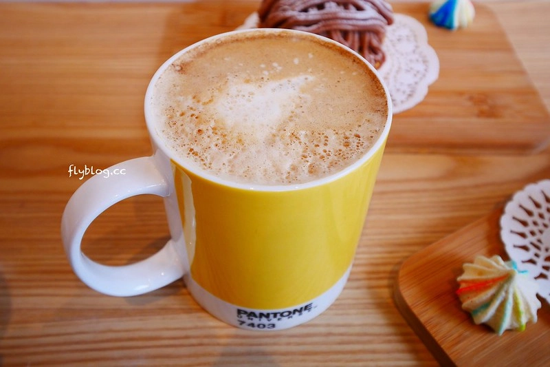 蒔初甜點@二店┃台中西區美食:隱藏在林森路動漫巷裡的超人氣甜點店,同場加映動漫巷各種新的彩繪卡通,還有最新的「你的名字」電影海報畫面 @飛天璇的口袋