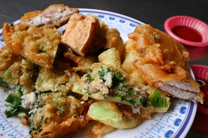 赤水扣仔嗲|位於松柏嶺附近的「赤水扣仔嗲」,有著濃濃古早味的銅板美食 @飛天璇的口袋