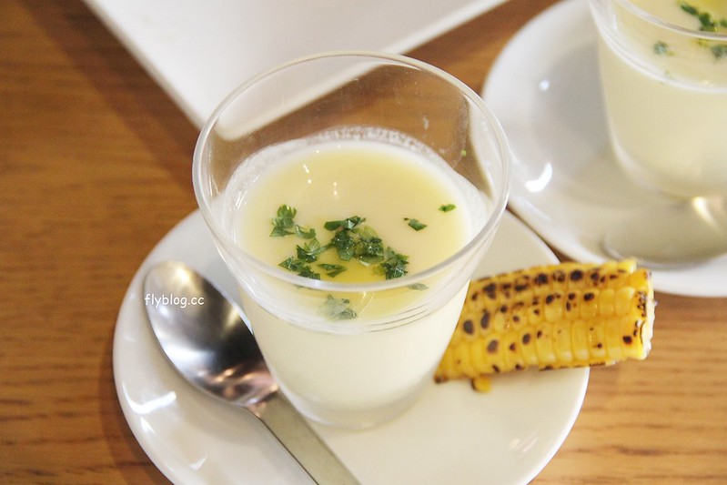 日本京都|小白花水邊飯店.Little White Flower|座落於湖邊的優質民宿,享受美味的一泊二食,餐點使用丹後地區食材呈現出義大利菜料理 @飛天璇的口袋